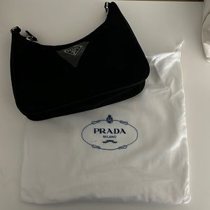 multi way black nylon purse